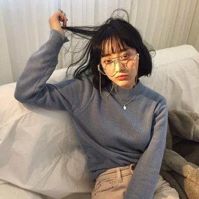 高清好看的戴眼镜成熟女生头像图片(36张)