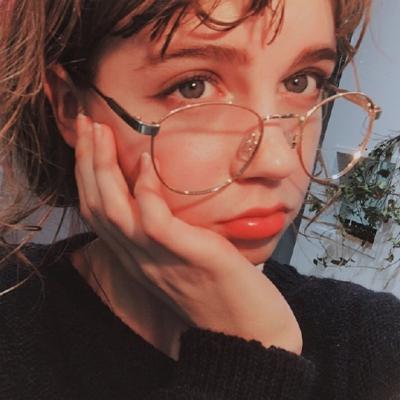 高清好看的戴眼镜成熟女生头像图片(36张)