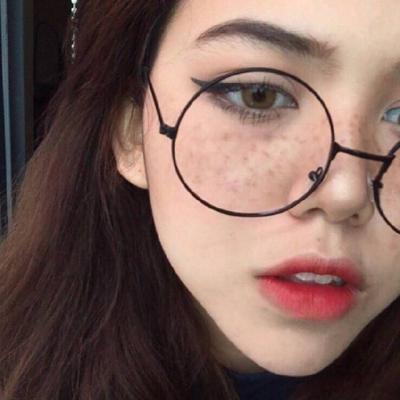 高清好看的戴眼镜成熟女生头像图片(36张)