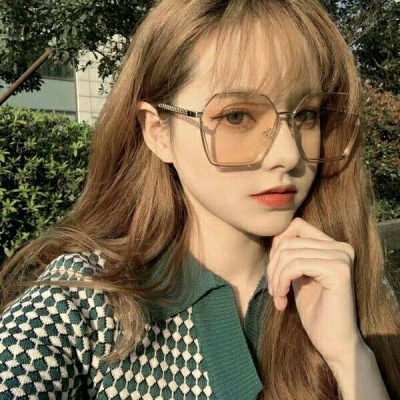 高清好看的戴眼镜成熟女生头像图片(36张)