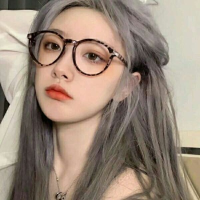 高清好看的戴眼镜成熟女生头像图片(36张)