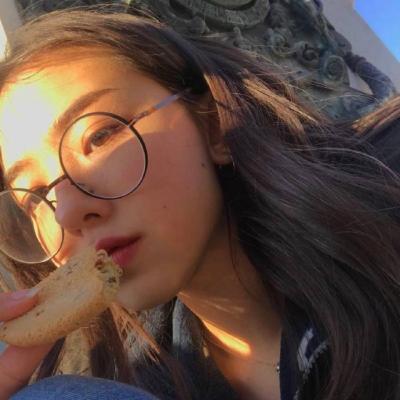 高清好看的戴眼镜成熟女生头像图片(36张)