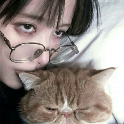 高清好看的戴眼镜成熟女生头像图片(36张)