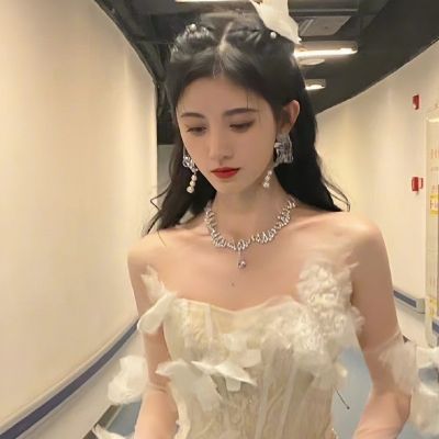 qq女头真人小清新真人高清图片(28张)
