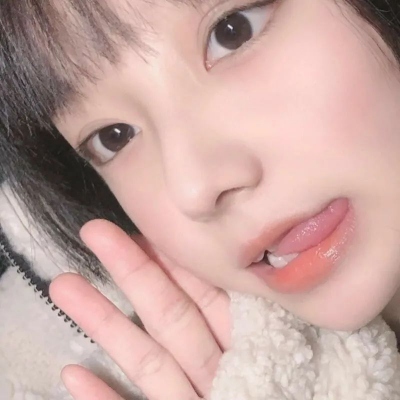 qq女头真人小清新真人高清图片(28张)