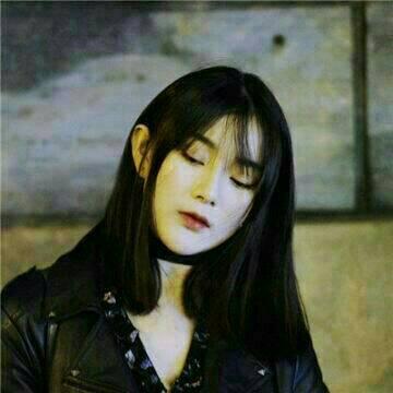 女生头像霸气超拽黑暗系真人高清图片(精选24张)