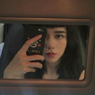 女生头像霸气超拽黑暗系真人高清图片(精选24张)