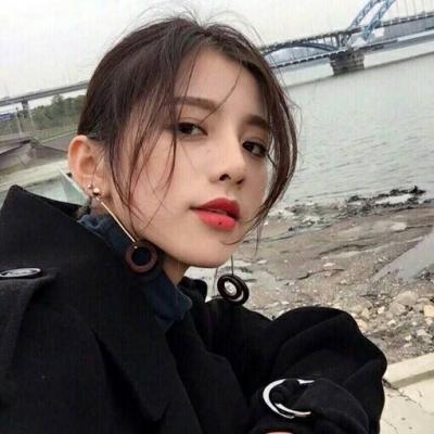 女生头像霸气超拽黑暗系真人高清图片(精选24张)