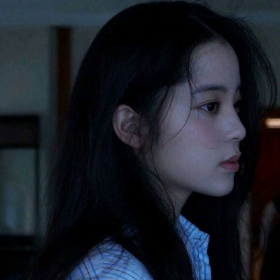 女生头像霸气超拽黑暗系真人高清图片(精选24张)