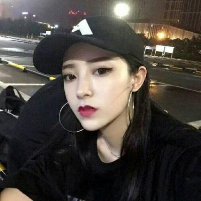 女生头像霸气超拽黑暗系真人高清图片(精选24张)