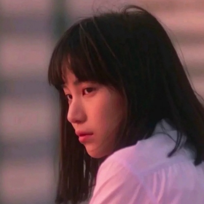 女生头像霸气超拽黑暗系真人高清图片(精选24张)