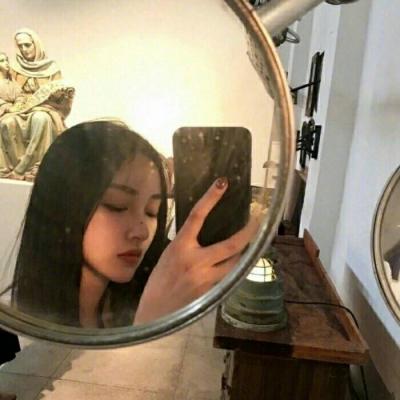 女生头像霸气超拽黑暗系真人高清图片(精选24张)