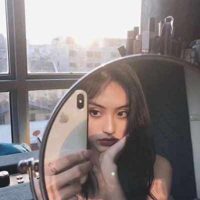 超好看女生自拍头像(精选28张)