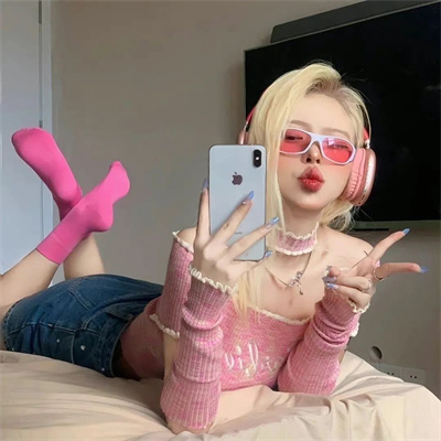 好看的酷女孩头像(精选26张)