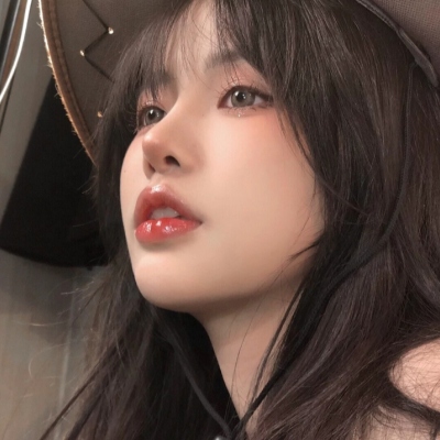 好看的酷女孩头像(精选26张)