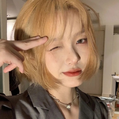 小众真人女生头像(24张)