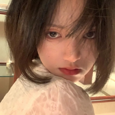 小众真人女生头像(24张)