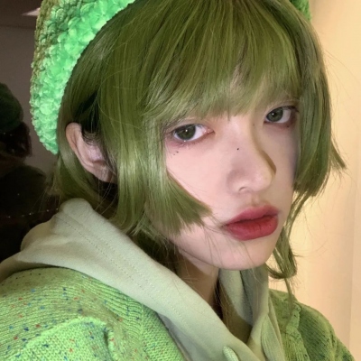 小众真人女生头像(24张)