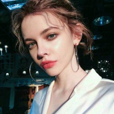 高清外国女生头像(精选24张)