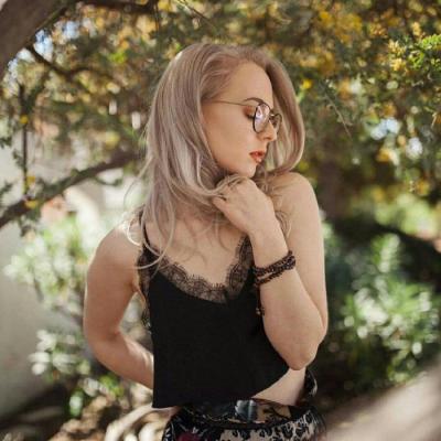 高清外国女生头像(精选24张)