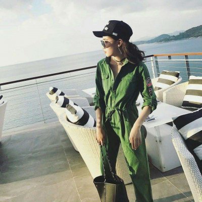 戴墨镜的稳重浪漫霸气女生头像(精选18张)