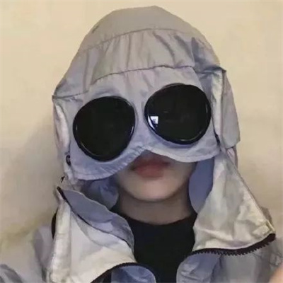 最近很火的摆烂人头像男(精选18张)