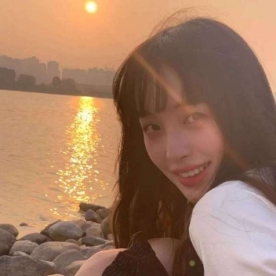 好看女生真人头像清晰(24张)