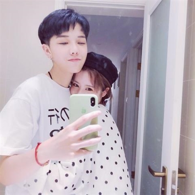 情侣头像一男一女接吻头像(精选18张)