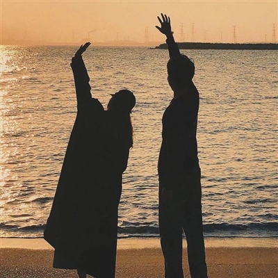 情侣头像一男一女真人分开(精选18张)