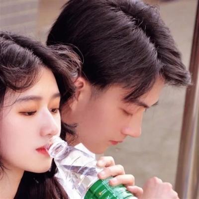 情侣头像一男一女真人分开(精选18张)