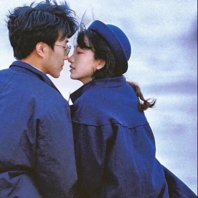 吻在一起的情侣头像真人(16张)