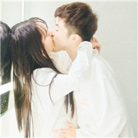 吻在一起的情侣头像真人(16张)