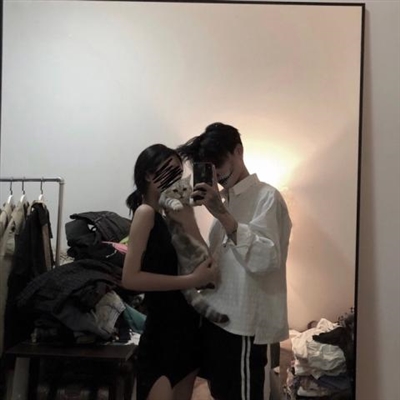 情侣头像接吻一对两张亲密(精选18张)