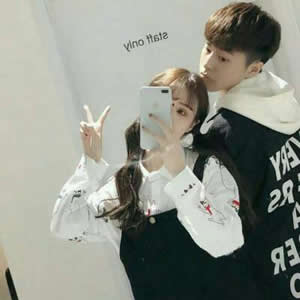 情侣头像接吻一对两张亲密(精选18张)