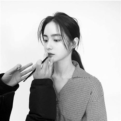 黑白御姐范的头像高清(精选22张)