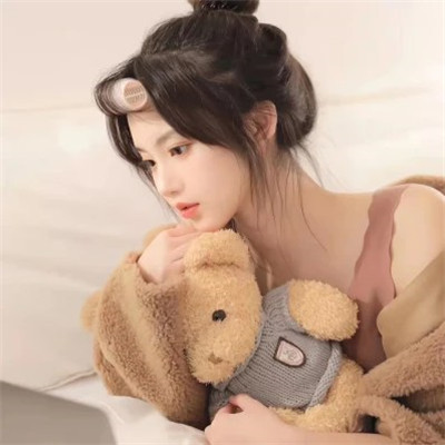 2023新款好看的头像真人(34张)