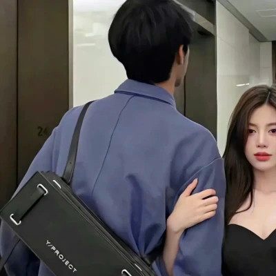 高冷宠溺的情侣头像(18张)