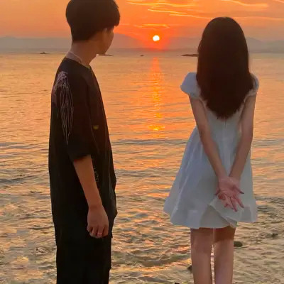 高冷宠溺的情侣头像(18张)