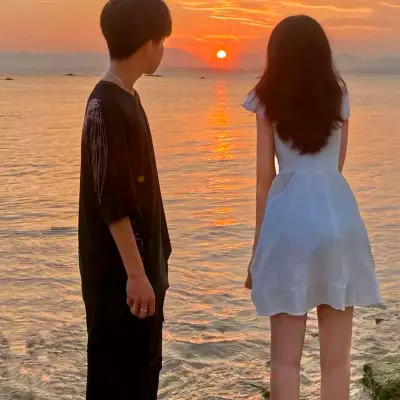 高冷宠溺的情侣头像(18张)