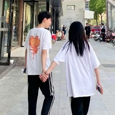 高冷宠溺的情侣头像(18张)