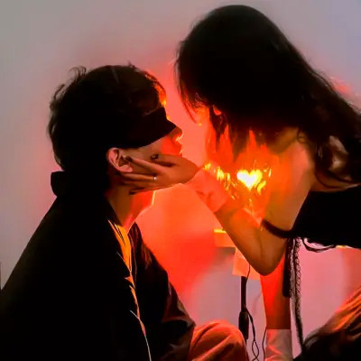 高冷宠溺的情侣头像(18张)