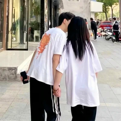 高冷宠溺的情侣头像(18张)