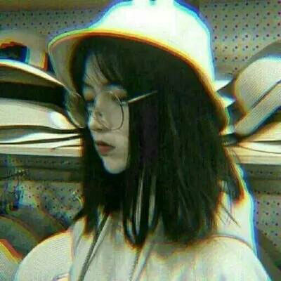 好看的戴帽子女头像(精选22张)