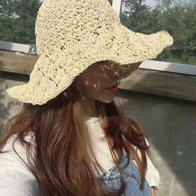 好看的戴帽子女头像(精选22张)