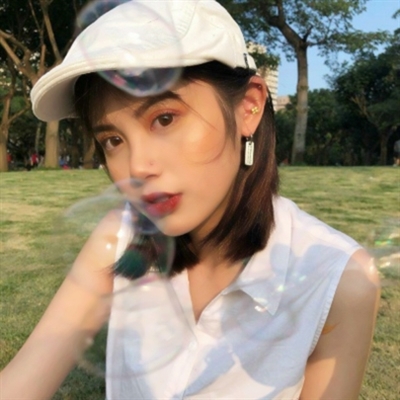 好看的戴帽子女头像(精选22张)