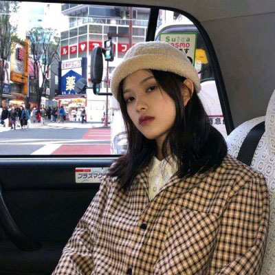 好看的戴帽子女头像(精选22张)