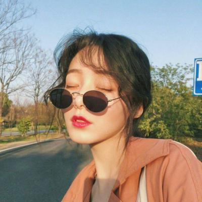 意境女生头像高清图片(18张)