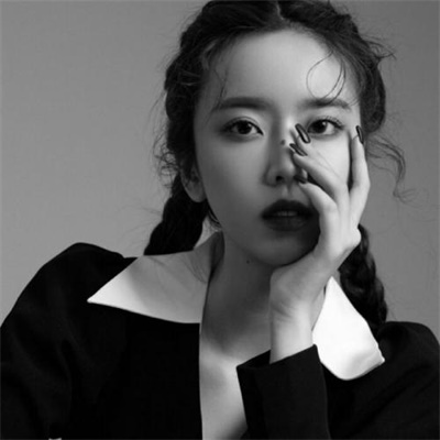 高冷黑白背景图(20张)