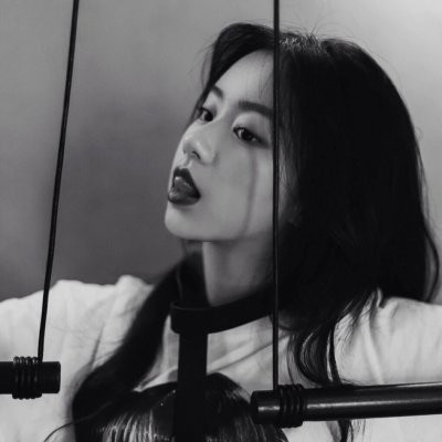 高冷黑白背景图(20张)