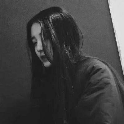 高冷黑白背景图(20张)